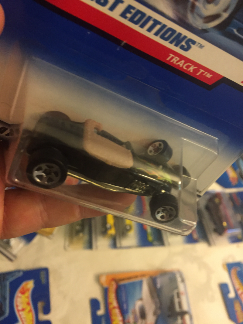 Illustration for article titled Colossal Die-Cast Collection - Box 67 - Whattaya Know, Hot Wheels!